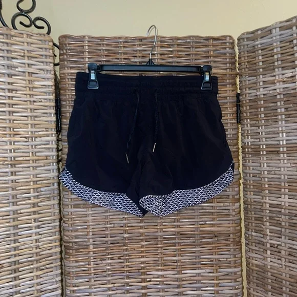 #23 Lululemon Choose A Side Short *3"
Black / Monochromic Black Sz 4 - Picture 7 of 12
